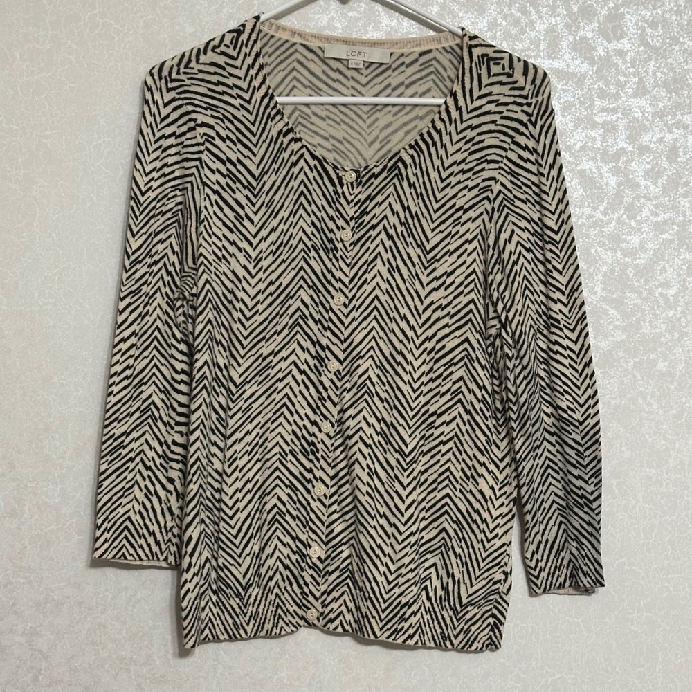 Ann Taylor LOFT Chevron Print Cardigan Sweater Black Tan Long Sleeve Knit Top M